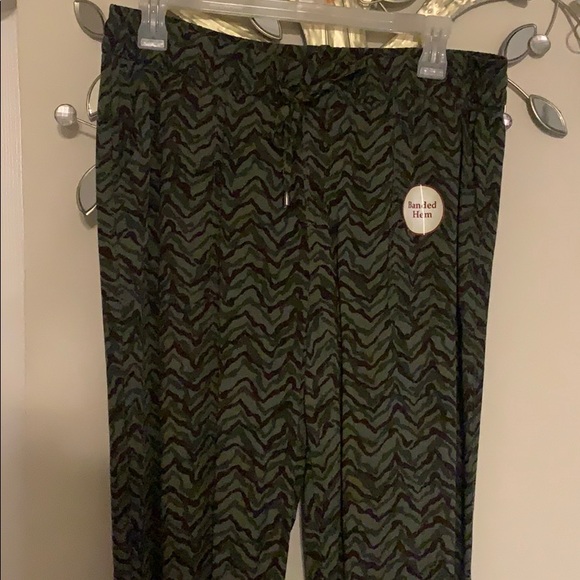 3/$25 Ladies 8/10 pants NWOT - Picture 7 of 9